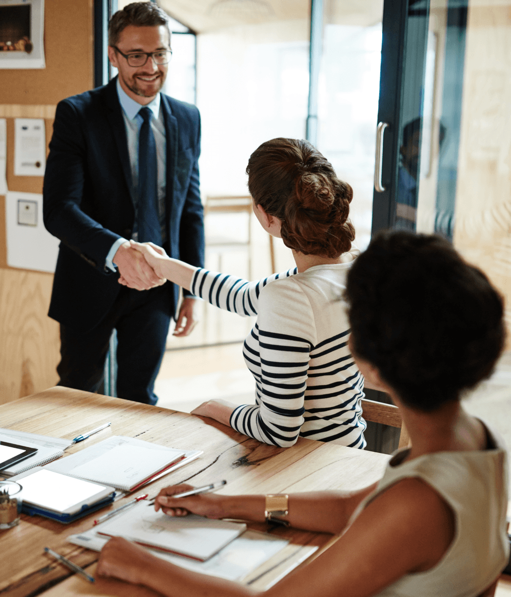 Client Relationship Management & Regular Status Updates